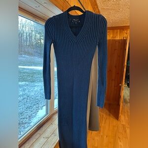 Romeo +Juliet Couture navy sweater dress